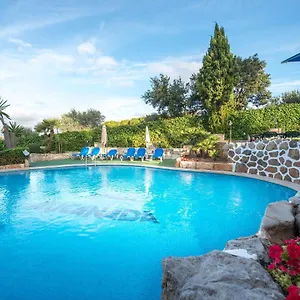 Ona Aucanada Lejlighedshotel